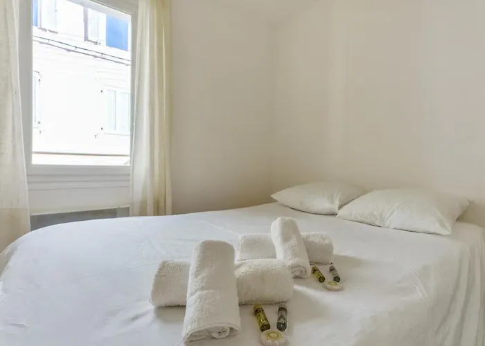 Tonnel - Welkeys Apartament *